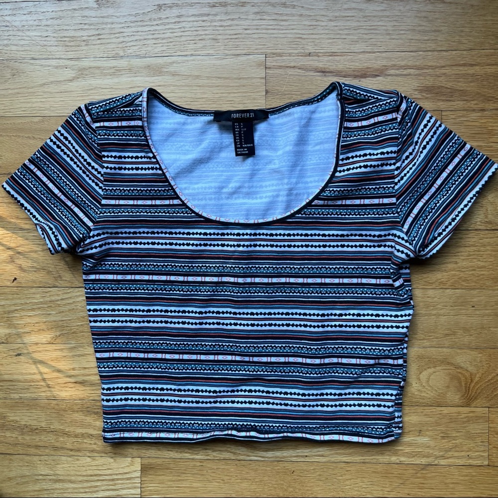 Striped patterned short sleeve crop top